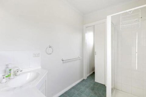 THE BEACH HIVE PET FRIENDLY (OUTSIDE ONLY) INLET SIDE - Kempsey Accommodation 5