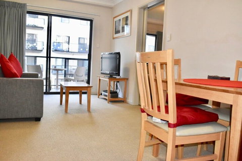 Convenient City Aprt For 2 W / Pool Gym Tennis Court - Kempsey Accommodation 5