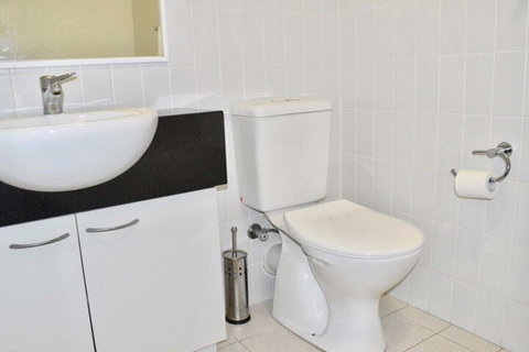 Convenient City Aprt For 2 W / Pool Gym Tennis Court - Kempsey Accommodation 7