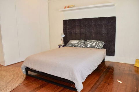 Art Deco Apt In Sunny Elwood Minutes To St. Kilda - Kempsey Accommodation 4