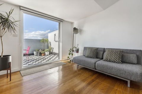 Fabulous Fitzroy Converted Warehouse - Kempsey Accommodation 0