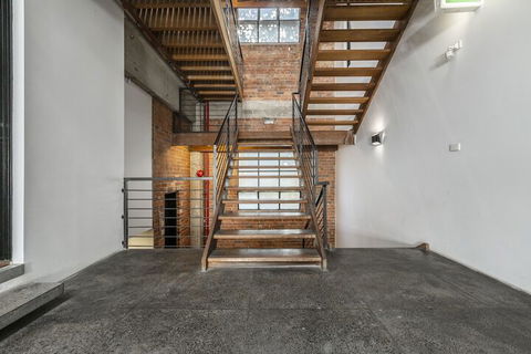 Fabulous Fitzroy Converted Warehouse - Kempsey Accommodation 3