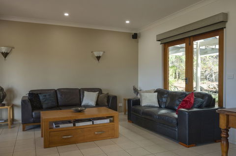 131 Your Vineyard Home In The Heart Of The Vale - Kempsey Accommodation 5