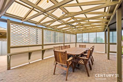 Reef & Vines Port Noarlunga - Kempsey Accommodation 3