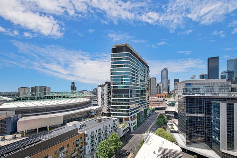 FARINA, 1BDR Docklands Apartment - Kempsey Accommodation 0