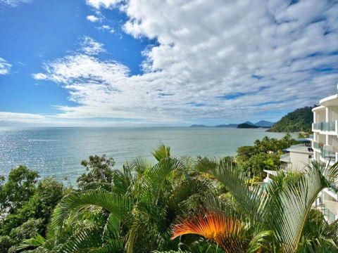 Absolute Beachfront With Million Dollar Views - Kempsey Accommodation 4