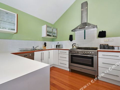 Family Friendly Weatherboard Cottage - Kempsey Accommodation 5