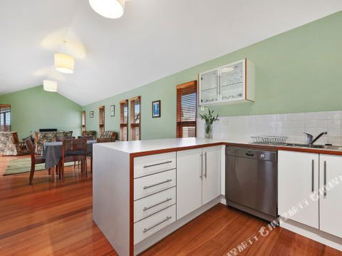Family Friendly Weatherboard Cottage - Kempsey Accommodation 0