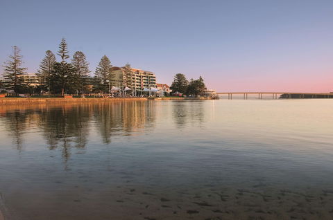 Oaks The Entrance Waterfront Suites - Kempsey Accommodation 4