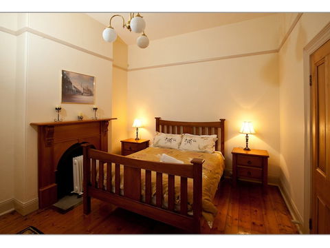 Fairholme Townhouse - Kempsey Accommodation 0