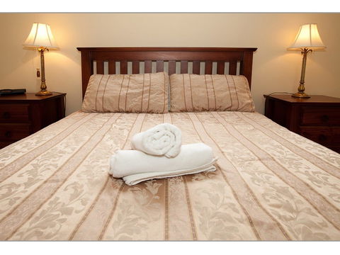 Fairholme Townhouse - Kempsey Accommodation 3
