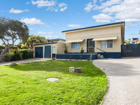 OCEAN SOUNDS Anglesea - Kempsey Accommodation 1