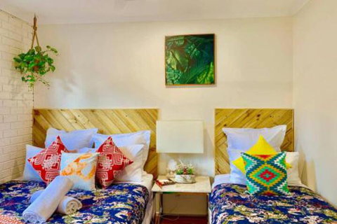 PARADISE COURT VILLA 1 Free Wifi - Kempsey Accommodation 2