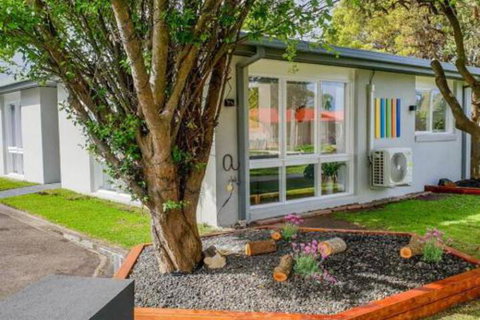 PARADISE COURT VILLA 1 Free Wifi - Kempsey Accommodation 4