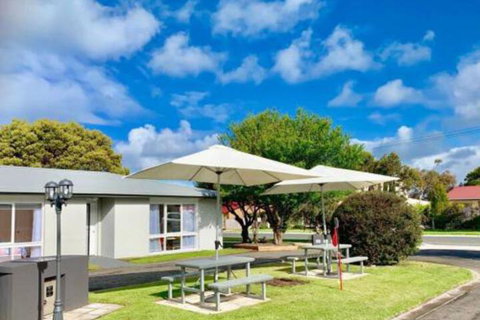 PARADISE COURT VILLA 1 Free Wifi - Kempsey Accommodation 1