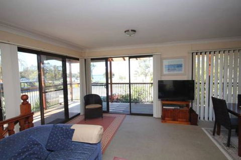 Lakehouse On Oxley - Kempsey Accommodation 4
