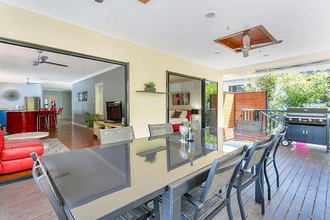 Aussie Beach House - Kempsey Accommodation 0