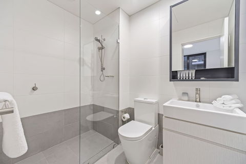 HomeHotel Stylish Apt Next To Train & Westfield - Kempsey Accommodation 1