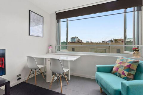 JOLI Directly Opposite MCG - Kempsey Accommodation 4