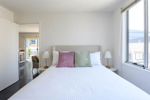 OLIVER Laneway Art Fed Square & Top Restaurants - Kempsey Accommodation 1