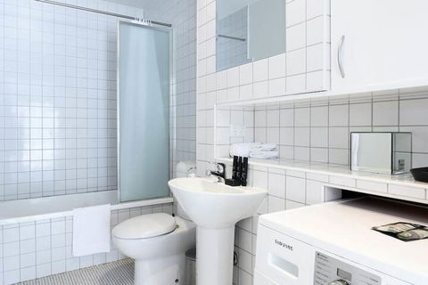 OLIVER Laneway Art Fed Square & Top Restaurants - Kempsey Accommodation 6