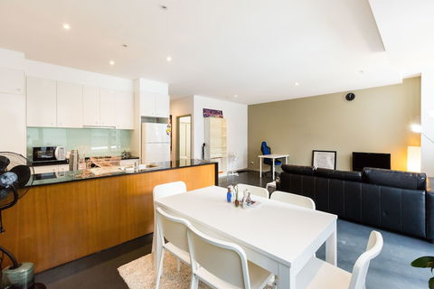 MEGAN, 2BDR Melbourne Apartment - Kempsey Accommodation 1