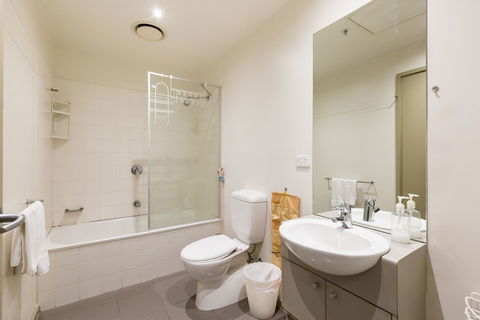 MEGAN, 2BDR Melbourne Apartment - Kempsey Accommodation 5