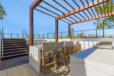 FV Dream 2 BED Apt+ Pool+ Free Parking Qfv211-16 - Kempsey Accommodation 0