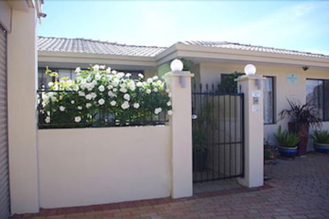 Astoria Retreat B&B - Kempsey Accommodation 3