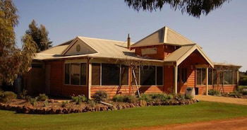 Adinfern Estate - Kempsey Accommodation 0