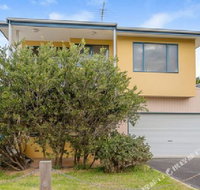 Fabulous Townhouse at the Famous Smiths Beach - Kempsey Accommodation