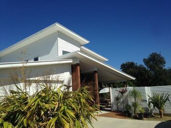 Creekside Family Escape - Kempsey Accommodation 0