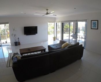 Creekside Family Escape - Kempsey Accommodation 6