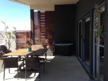 Creekside Family Escape - Kempsey Accommodation 1