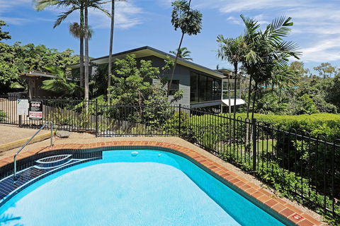 Oasis 1 Hamilton Island 2 Bedroom Apartment In Central Location With Golf Buggy - Kempsey Accommodation 1
