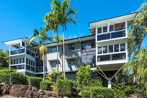 Oasis 1 Hamilton Island 2 Bedroom Apartment In Central Location With Golf Buggy - Kempsey Accommodation 0