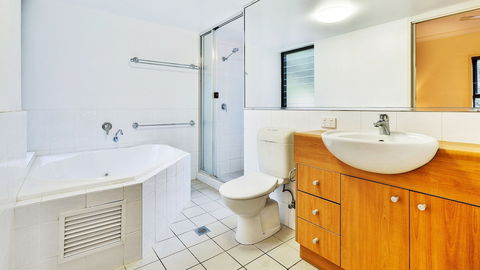 Oasis 1 Hamilton Island 2 Bedroom Apartment In Central Location With Golf Buggy - Kempsey Accommodation 4