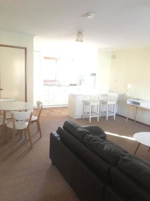 Acorn Lodge - Kempsey Accommodation 3