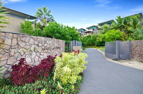 Yacht Club Villa 33-Serenity-Ocean Views With Golf Buggy - Kempsey Accommodation 1
