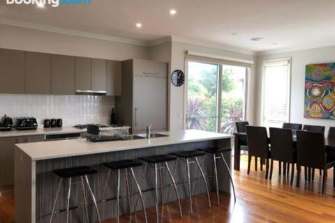 Taboga 3 Bedroom 3 Bathroom Villia - Kempsey Accommodation 5