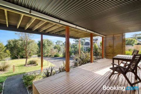 Acqua Vista Water View Fireplace Walk To Beach - Kempsey Accommodation 5