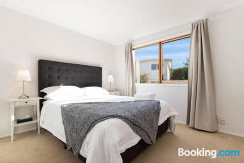 Acqua Vista Water View Fireplace Walk To Beach - Kempsey Accommodation 3