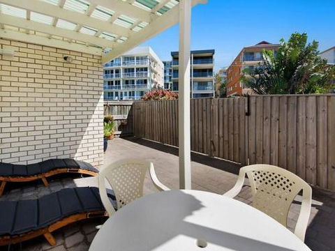 Kings Beach Ocean Front Views Private Balcony Overlooking Kings Beach - Kempsey Accommodation 1