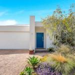 Blue Waves - Kempsey Accommodation 0