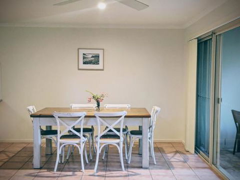 Cuttlefish Cove - Kempsey Accommodation 4