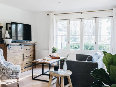 KIRRIEMUIR Burradoo Southern Highlands 4pm Check Out Sunday - Kempsey Accommodation 2