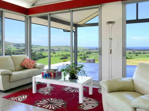 ROSE VALLEY Gerringong 4pm Check Out Sundays - Kempsey Accommodation 5