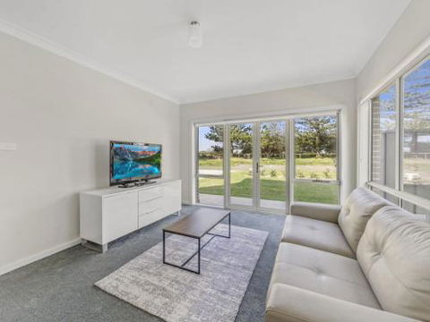 SEA MIST Gerringong 4pm Check Out Sundays - Kempsey Accommodation 2