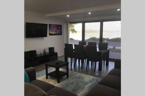 Almonta Apartments On The Water Front - Kempsey Accommodation 2