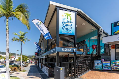 Airlie Sun & Sand Accommodation 3 - Kempsey Accommodation 1